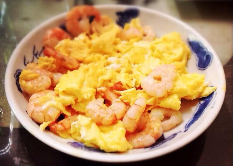 10 蝦仁炒蛋 Fried Eggs with Shrimp