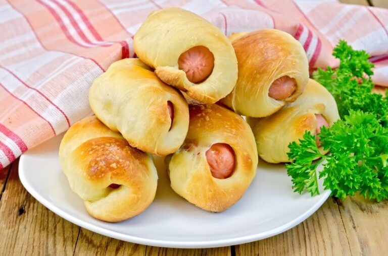 2 腸仔包 Sausage Rolls