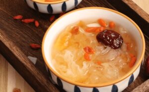 5 雪耳雪梨糖水 Snow Fungus and Pear Sweet Soup