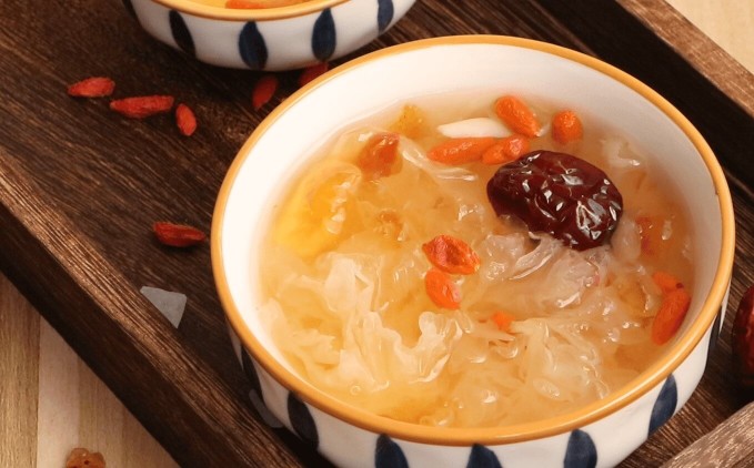 5 雪耳雪梨糖水 Snow Fungus and Pear Sweet Soup