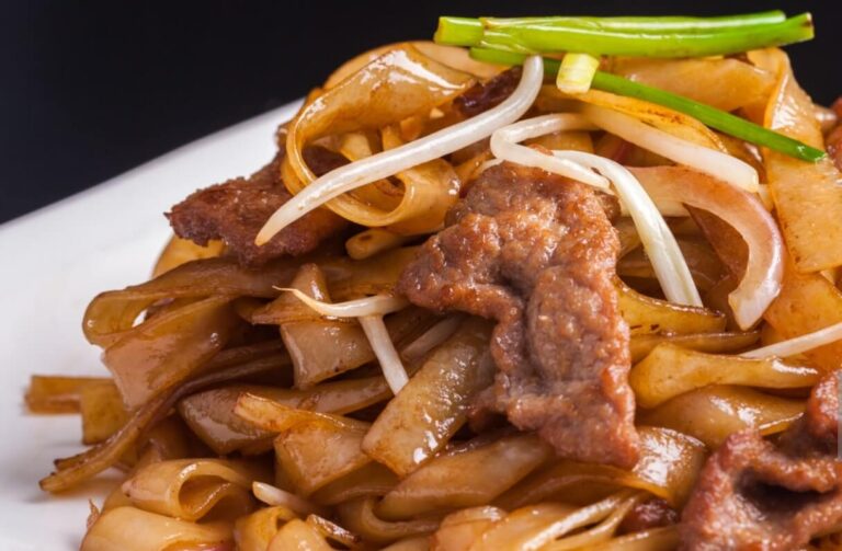 120 乾炒牛河 Stir Fry Beef Rice Noodles