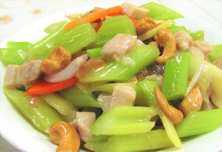 134 西芹炒雞柳 Pan-Fried Chicken with Celery