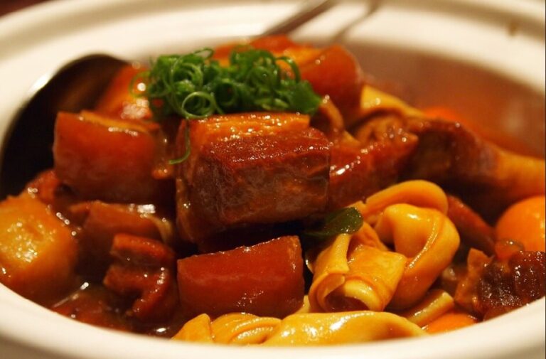 160 紅燒肉 Braised Pork Belly