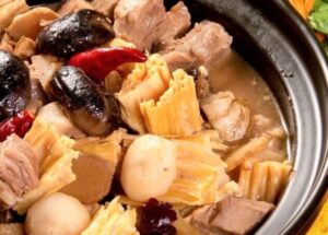 187 枝竹羊腩煲 Lamb Stew with Bean Curd Sheet