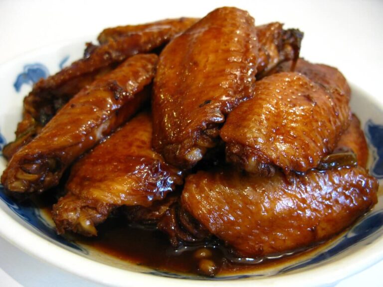 36 豉油雞翼 Soy Sauce Chicken Wings