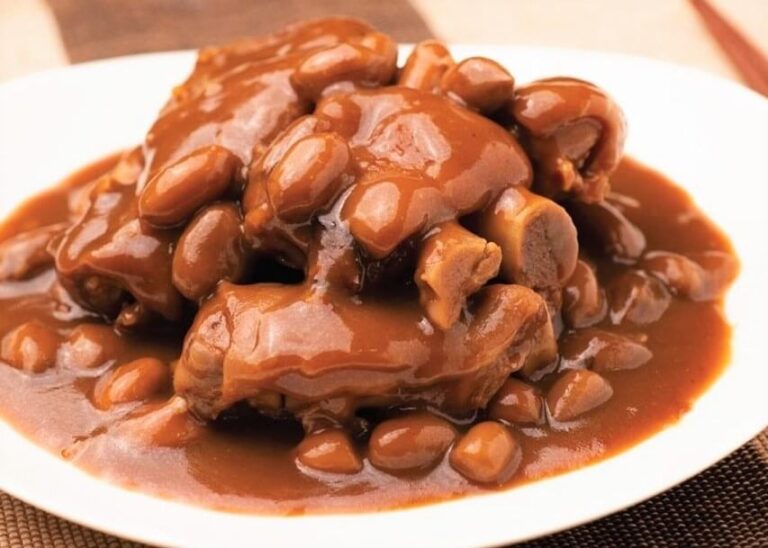 97 南乳豬手 Pork Knuckles with Red Fermented Bean Curd